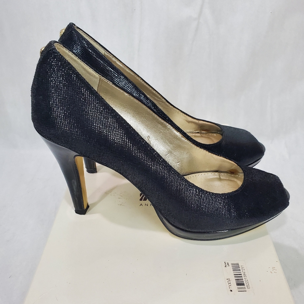 Anne Klein Womens Dyna Size 7 Black Leather   Slip On Peep Toe 4" Heel Pumps